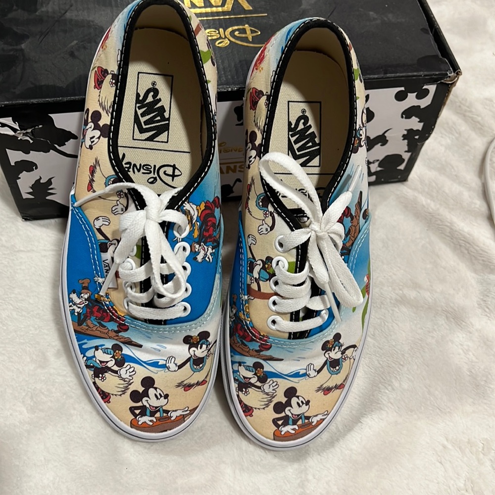 Disney aloha vans in box. Worn once! Like new